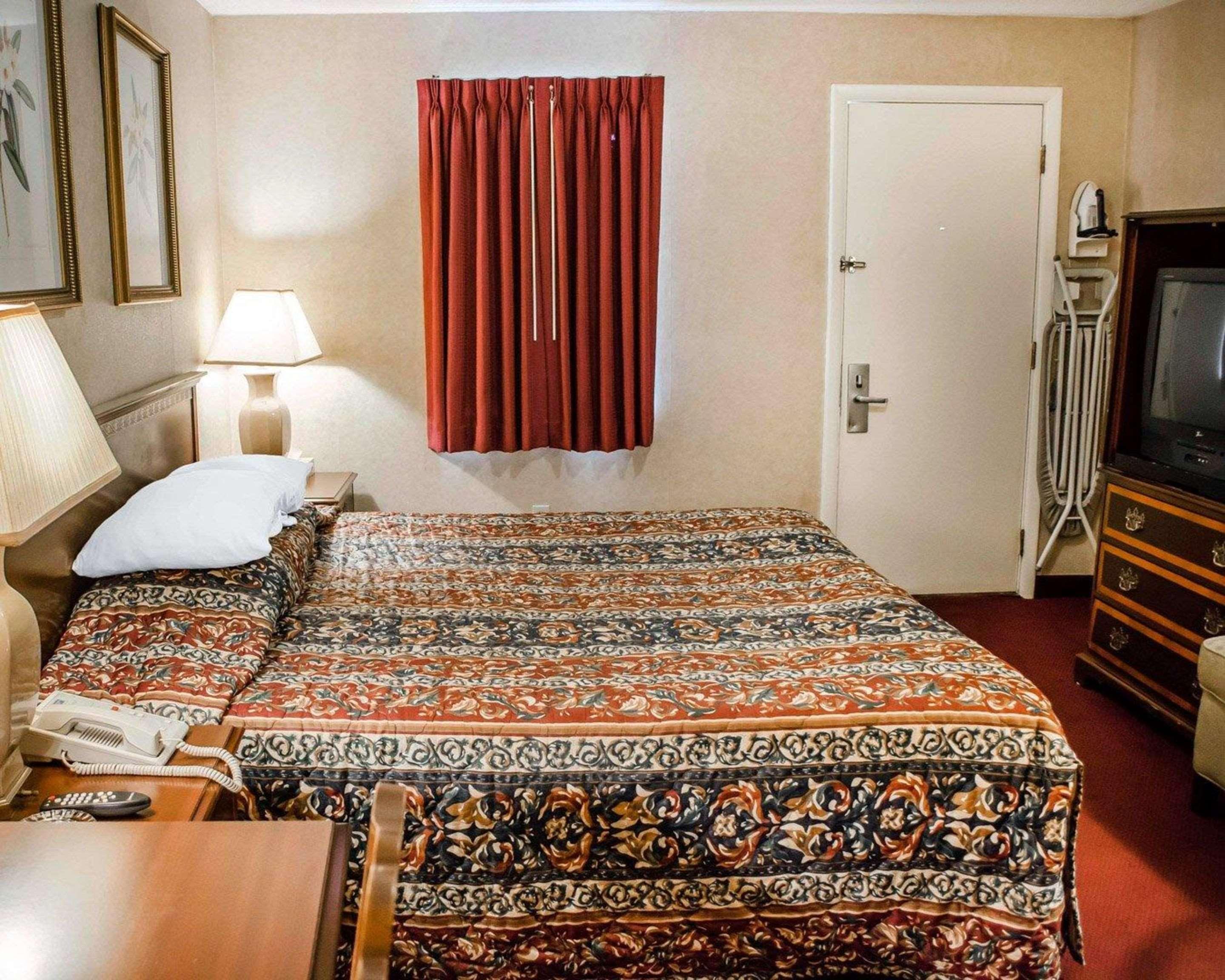 Rodeway Inn Dillsburg Bagian luar foto