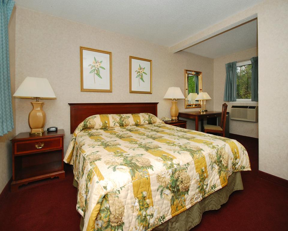 Rodeway Inn Dillsburg Bagian luar foto
