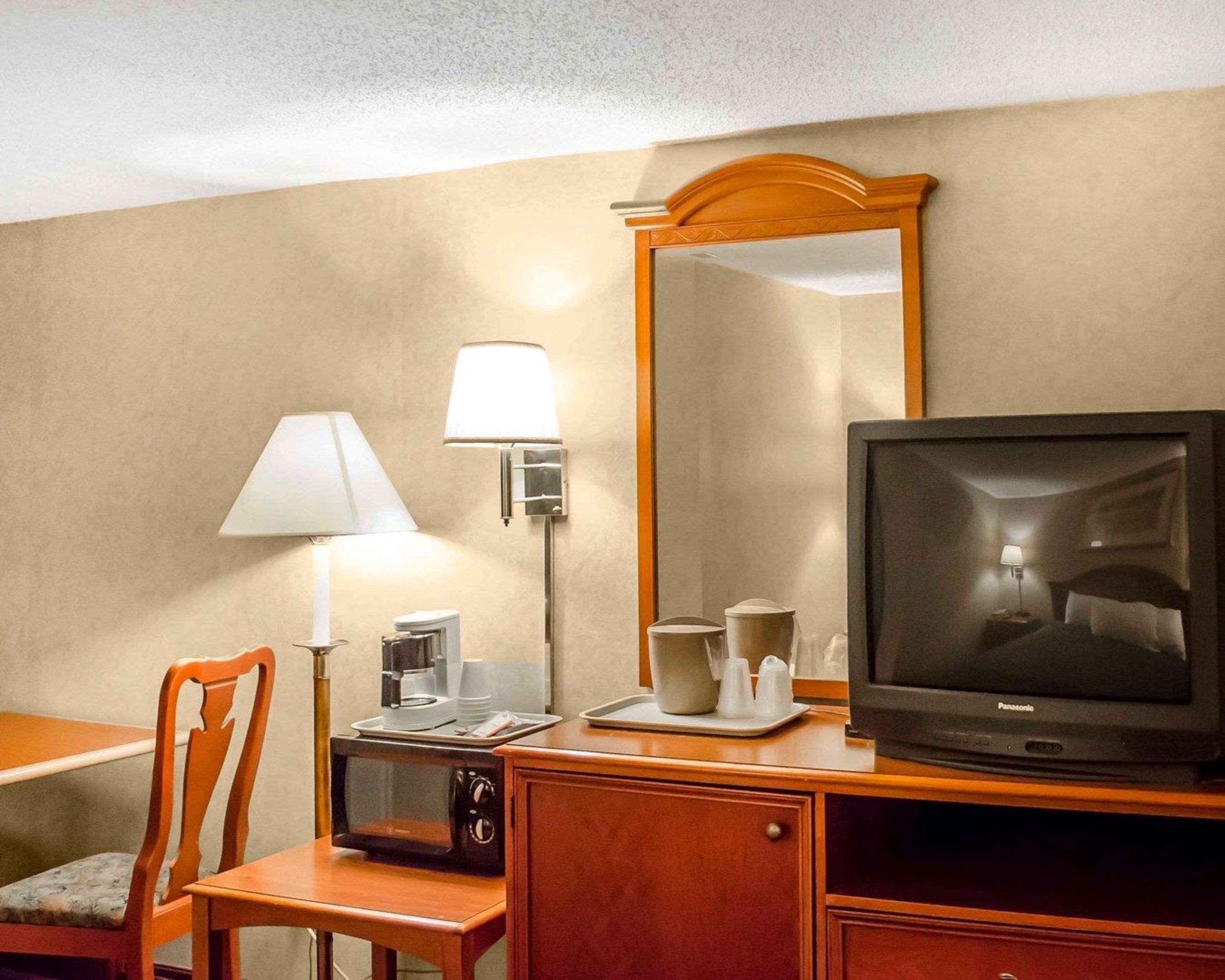 Rodeway Inn Dillsburg Bagian luar foto