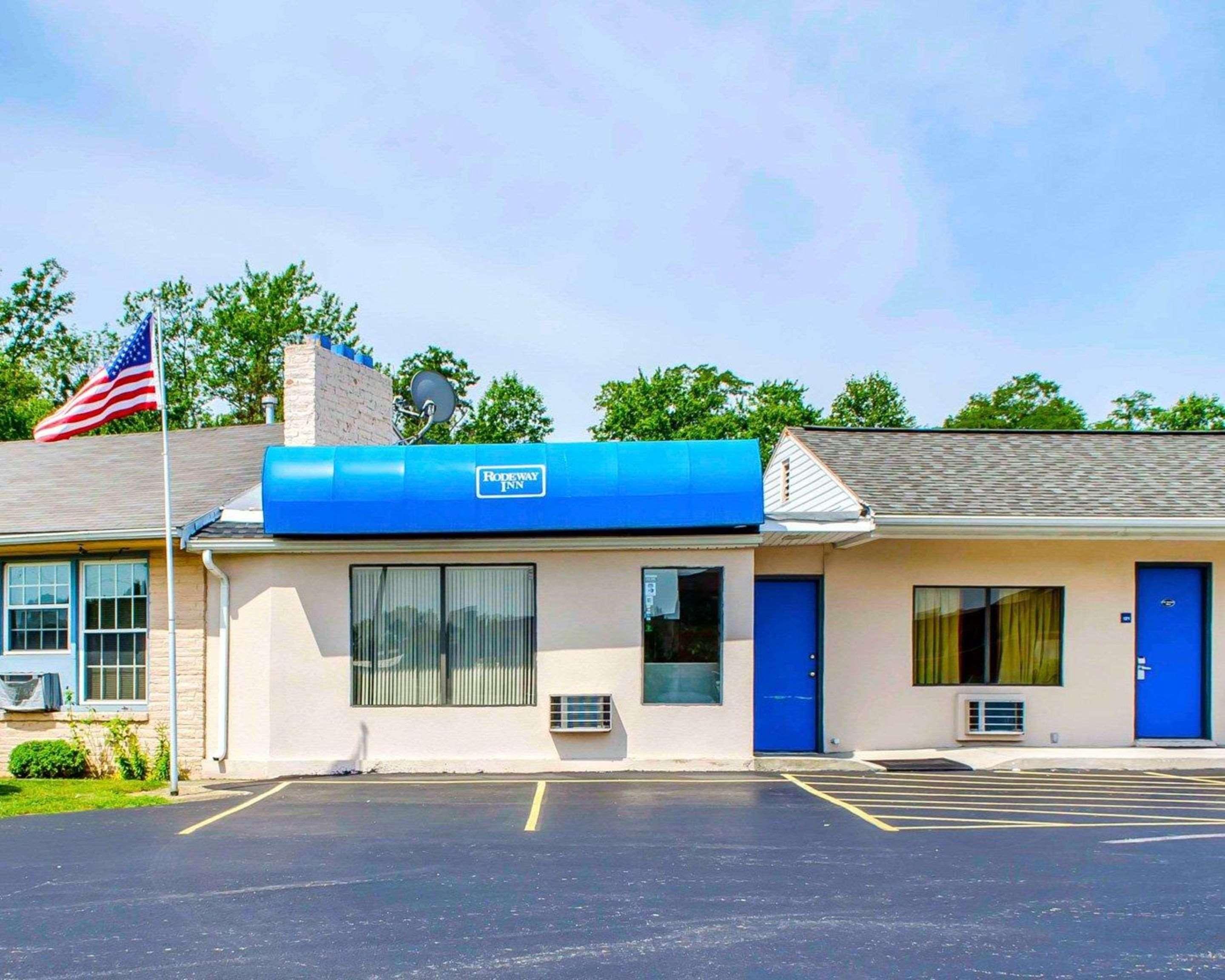 Rodeway Inn Dillsburg Bagian luar foto