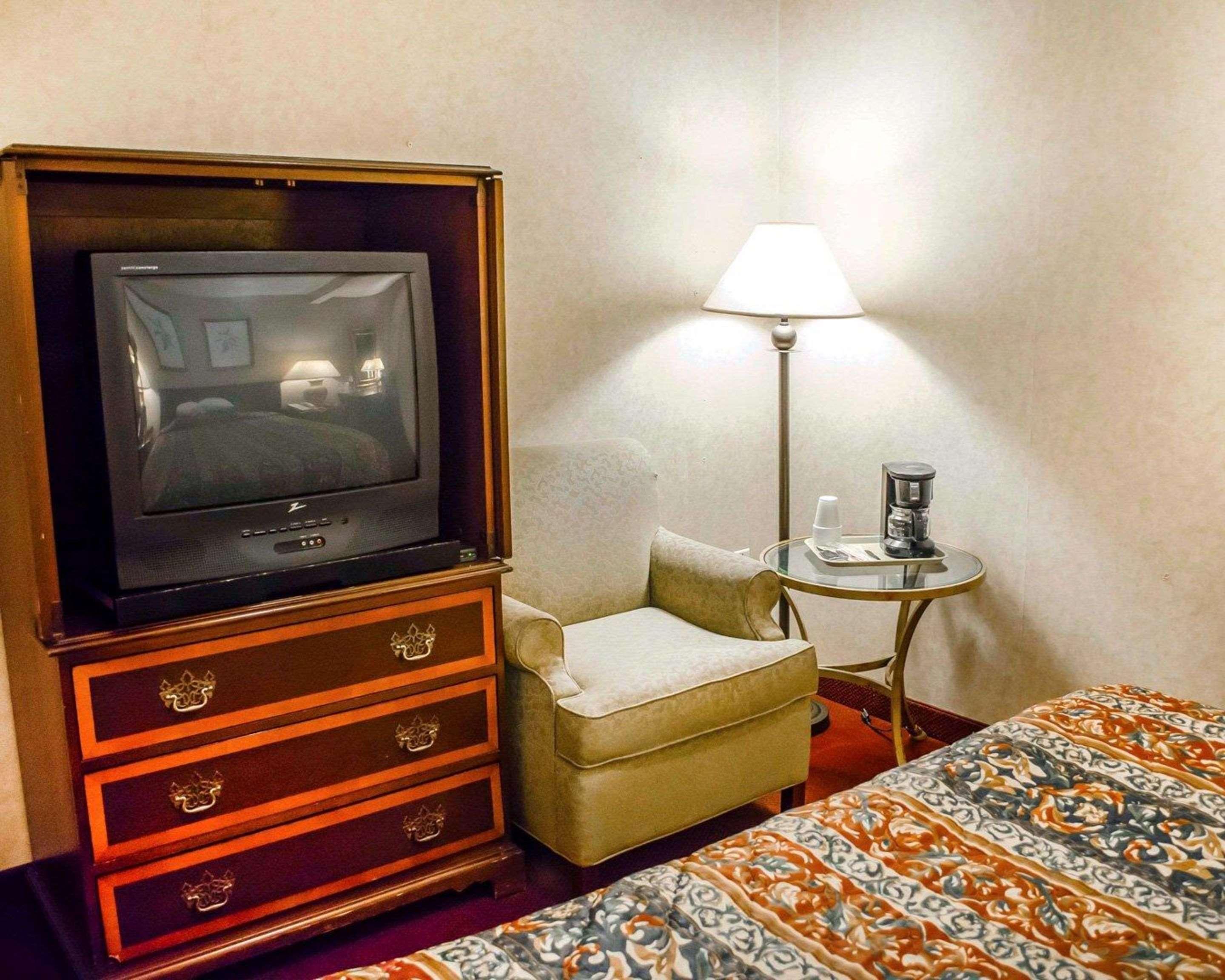 Rodeway Inn Dillsburg Bagian luar foto