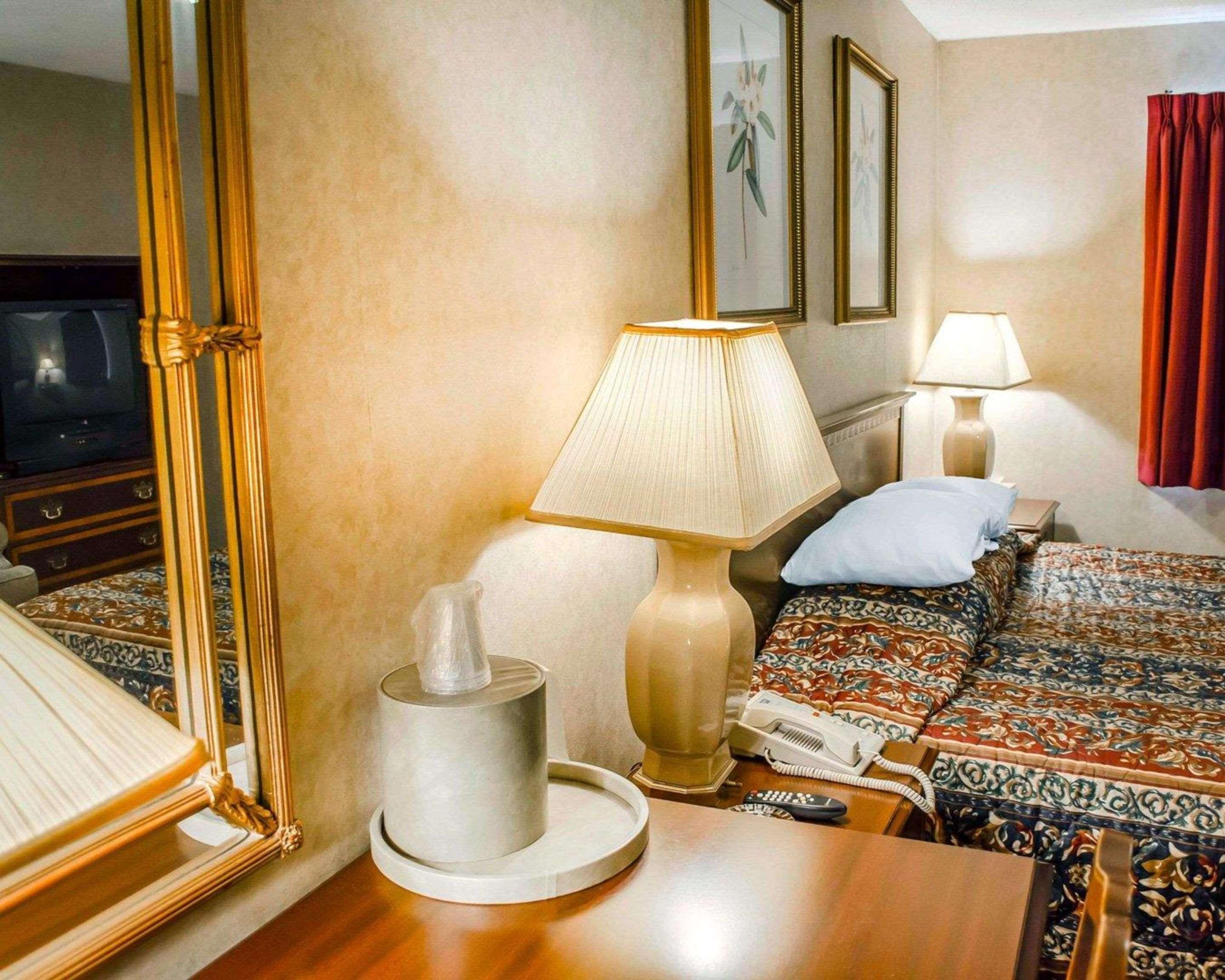 Rodeway Inn Dillsburg Bagian luar foto