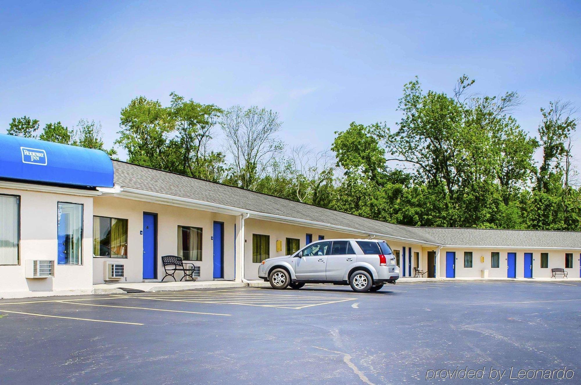 Rodeway Inn Dillsburg Bagian luar foto