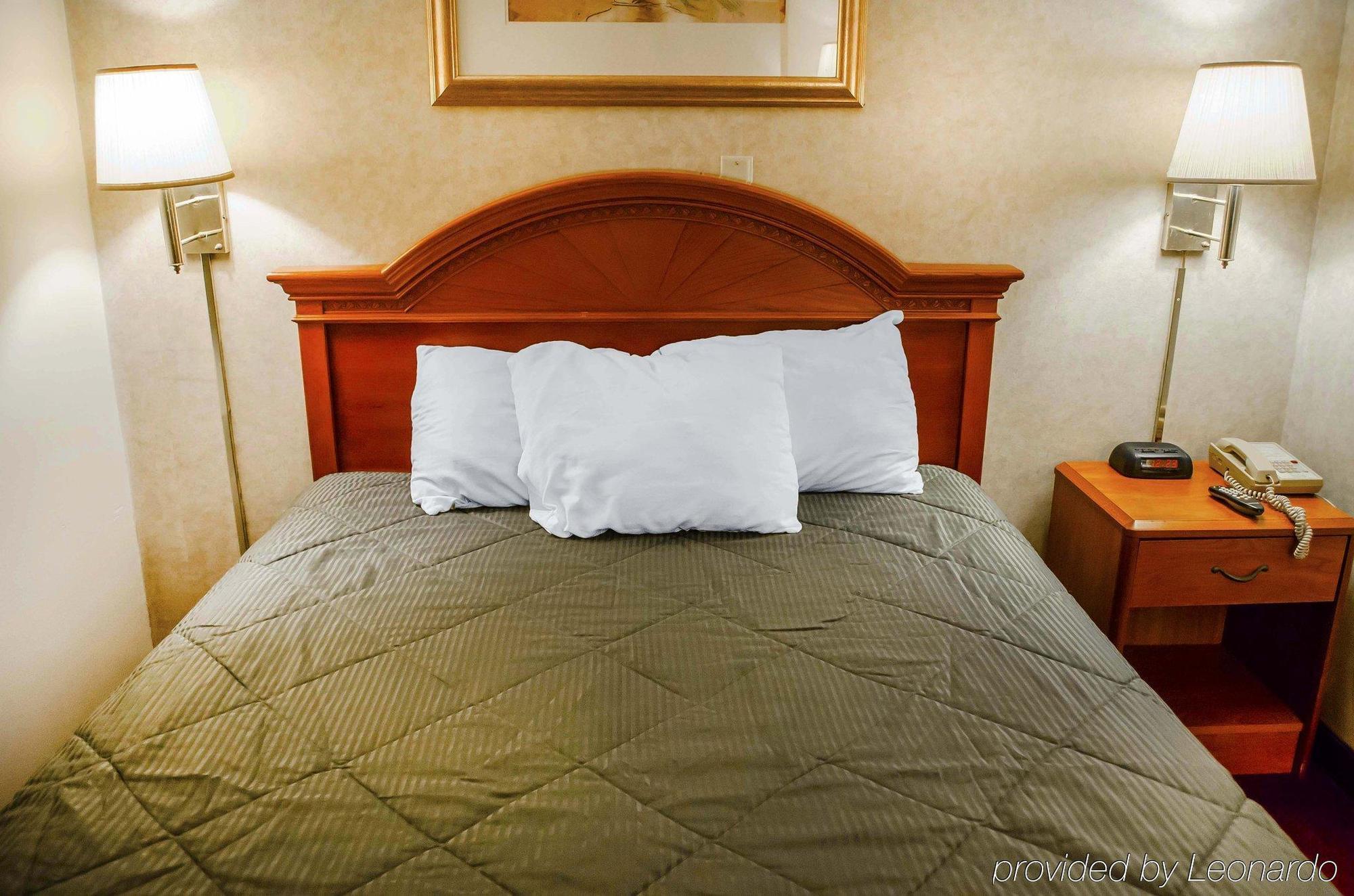 Rodeway Inn Dillsburg Bagian luar foto