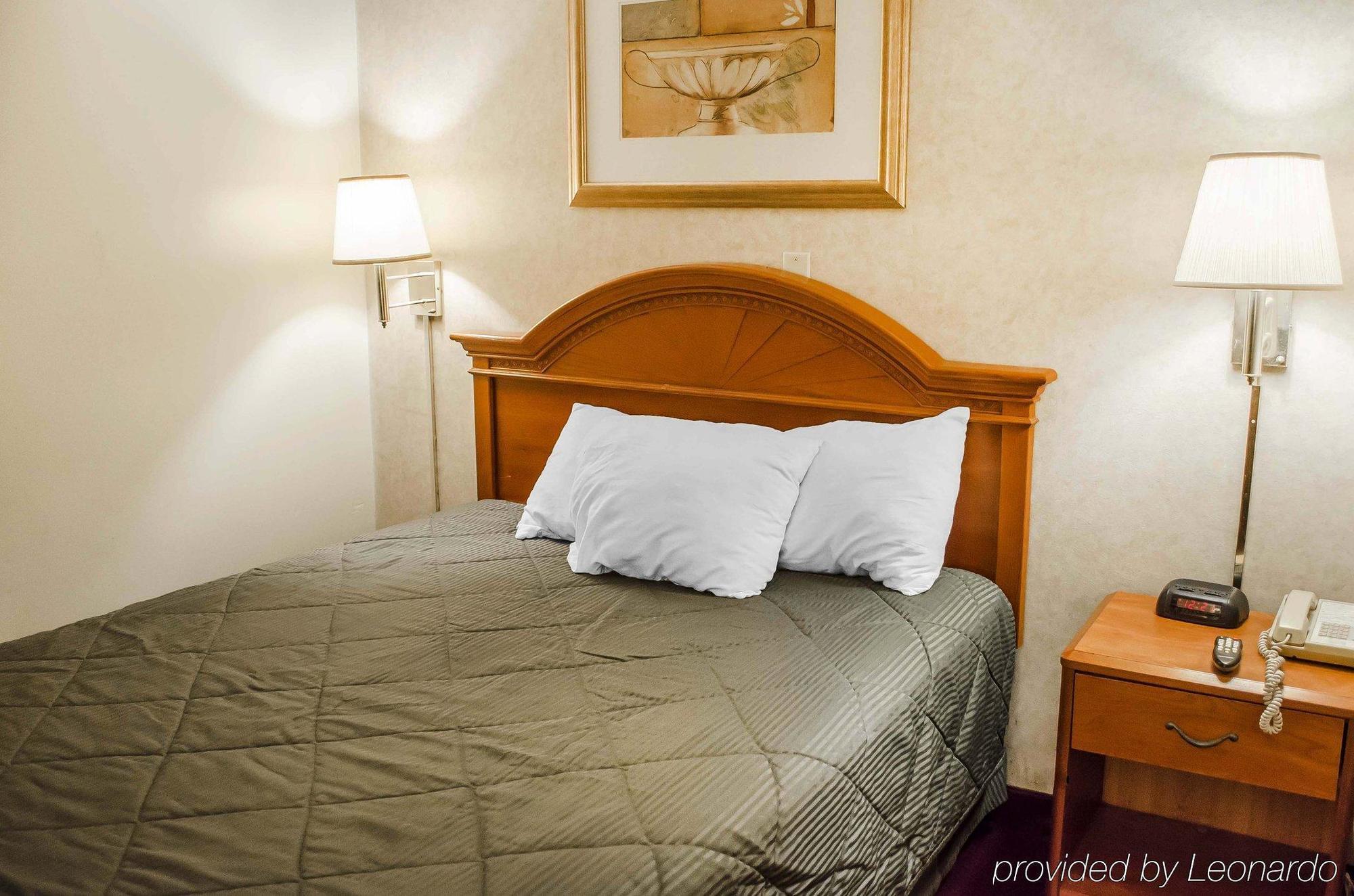Rodeway Inn Dillsburg Bagian luar foto