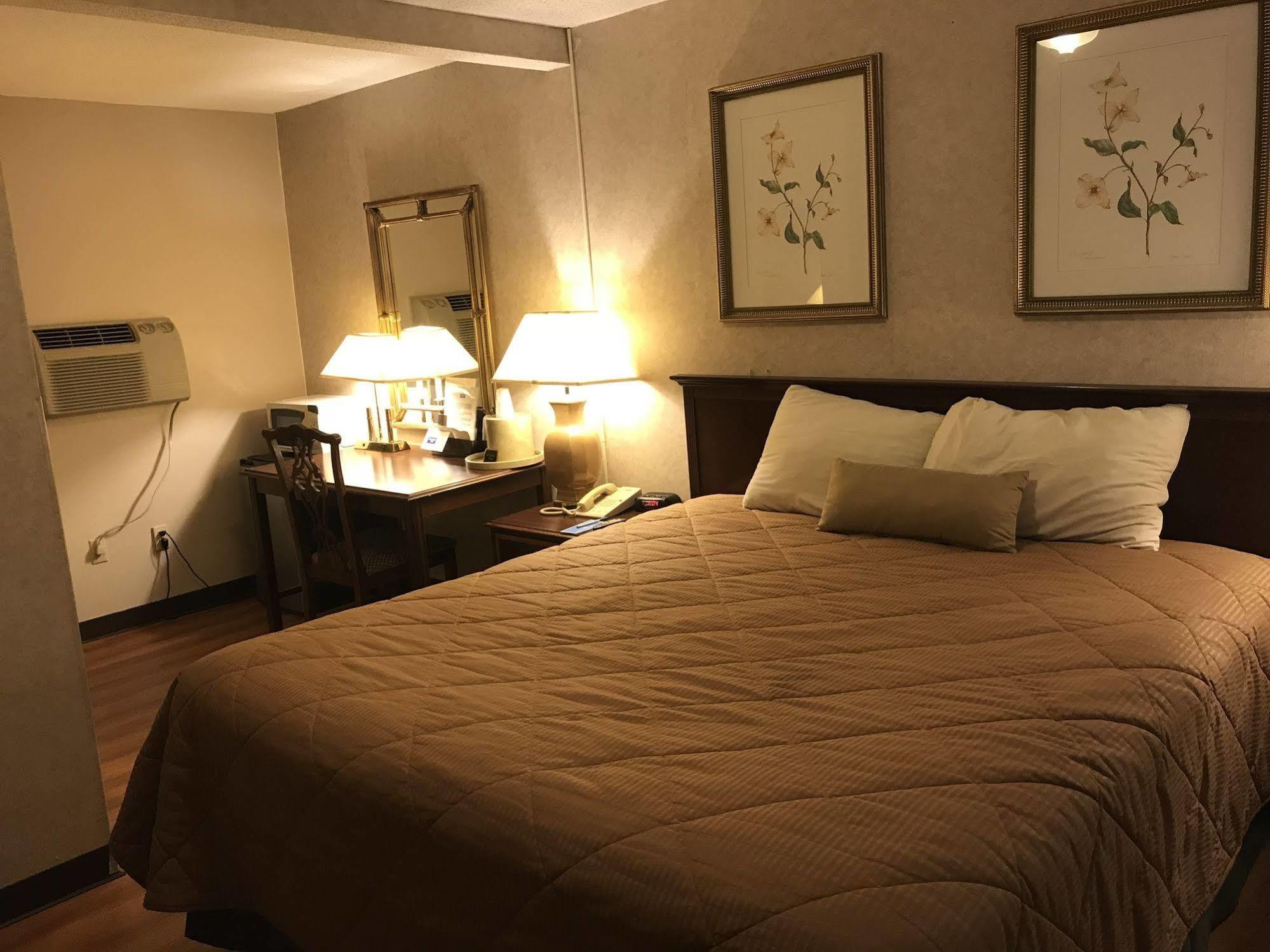 Rodeway Inn Dillsburg Bagian luar foto