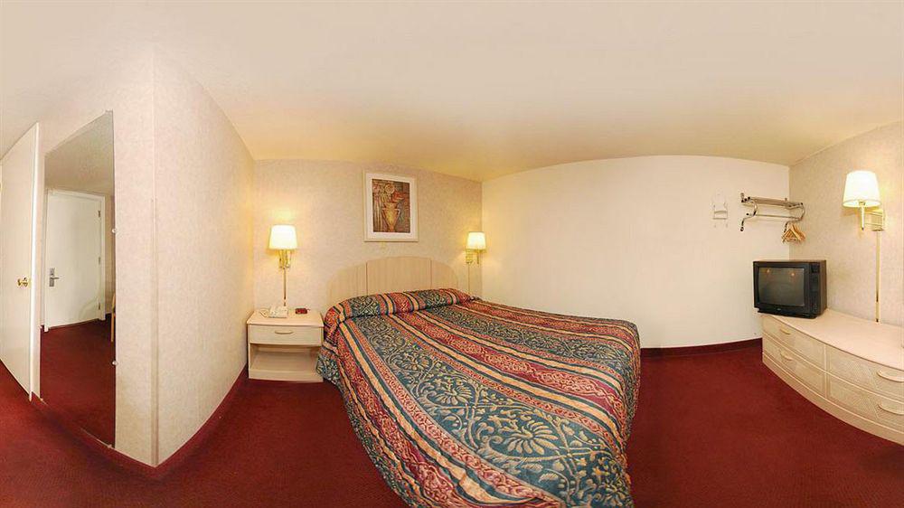 Rodeway Inn Dillsburg Bagian luar foto